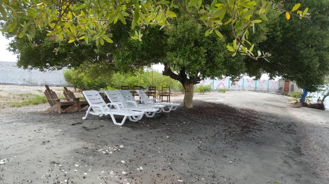 Evasion Beach Hotel Gressier Экстерьер фото